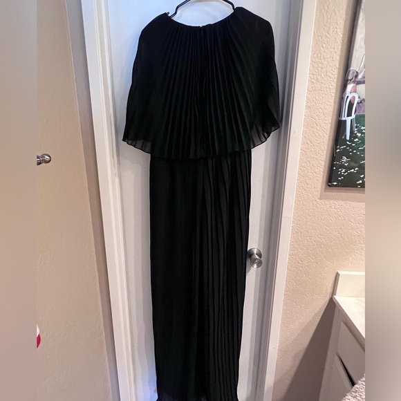 Elegant Black Pleated Paint Suit (has attached cape) - Picture 2 of 5